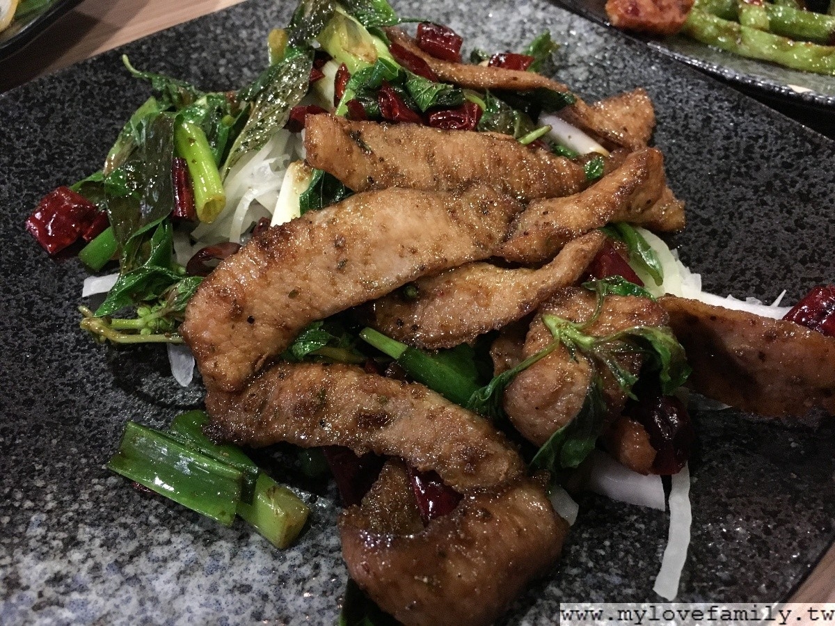 看機機複合式餐廳