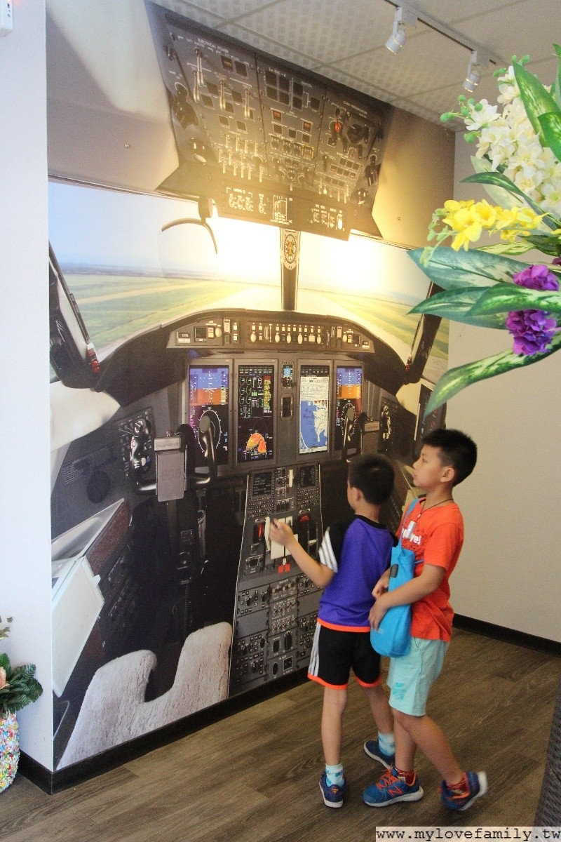 看機機複合式餐廳