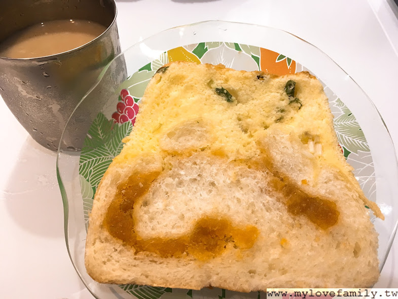 肉鬆蛋糕吐司
