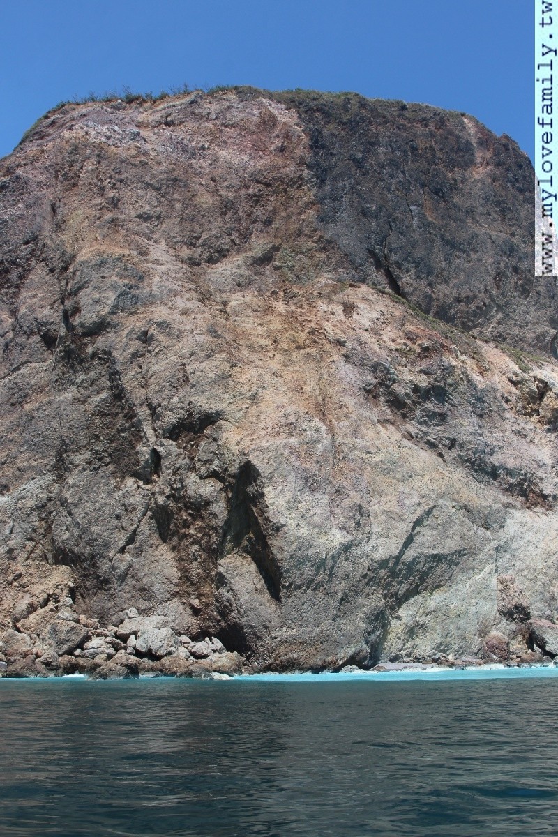 龜岩巉壁