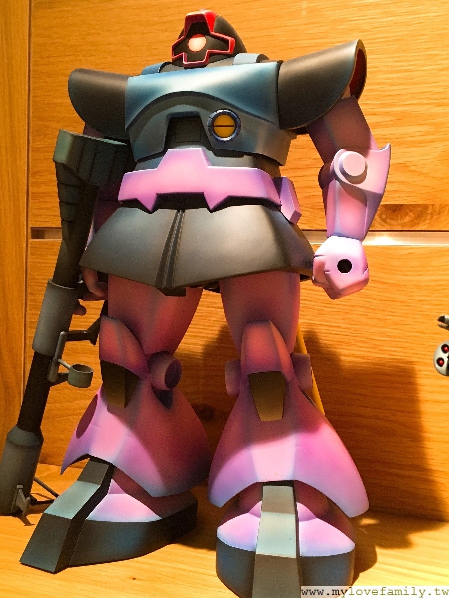 GUNDAM docks at TAIWAN 6M‪‎巨型鋼彈亞洲巡