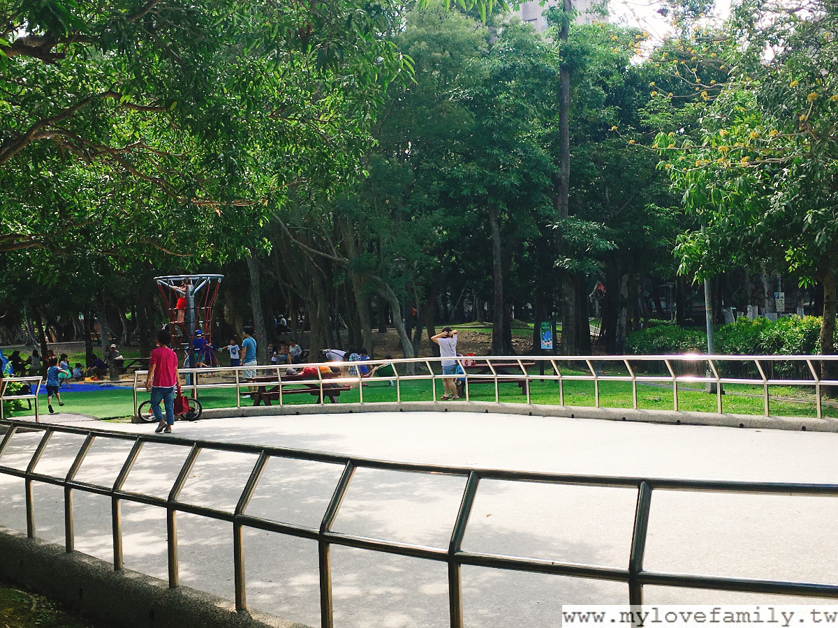 玉成公園游泳池