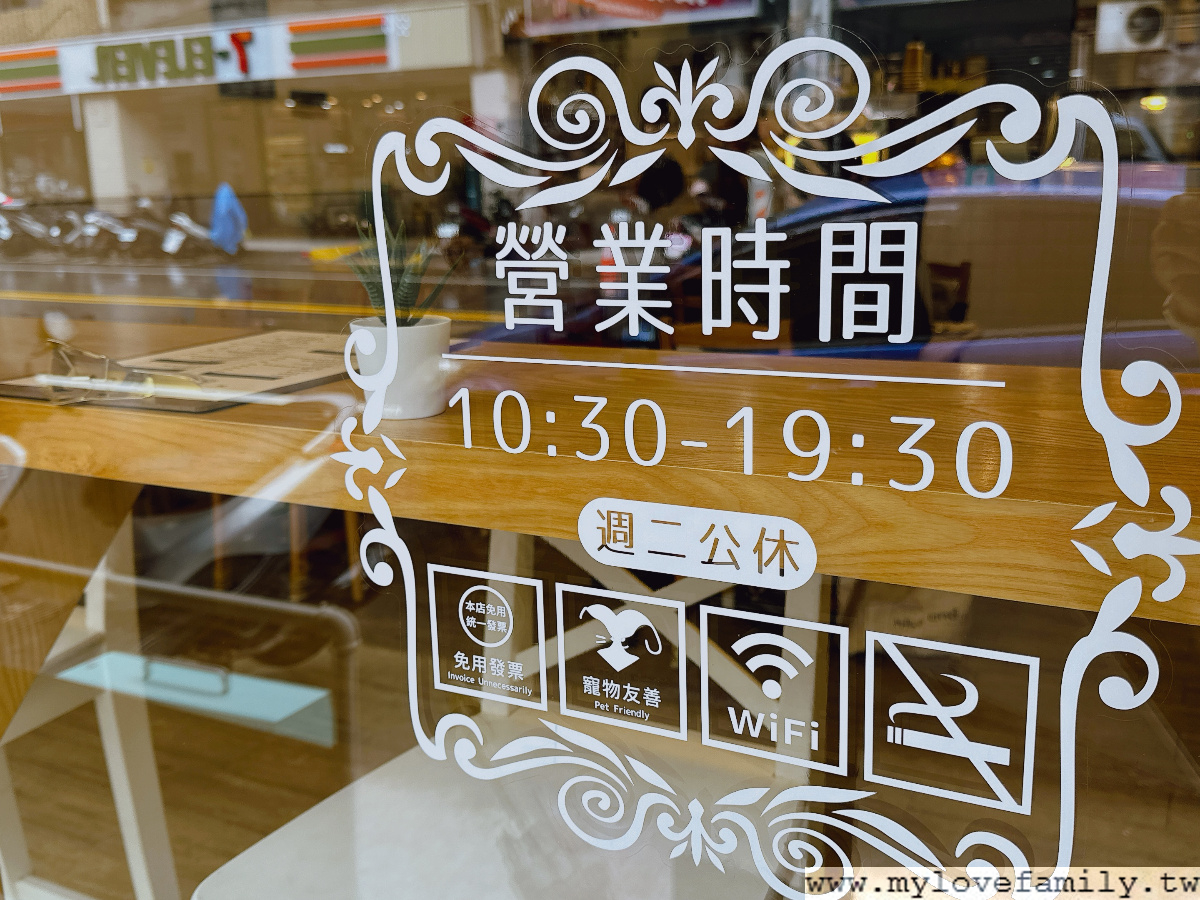 咖啡。等一個人